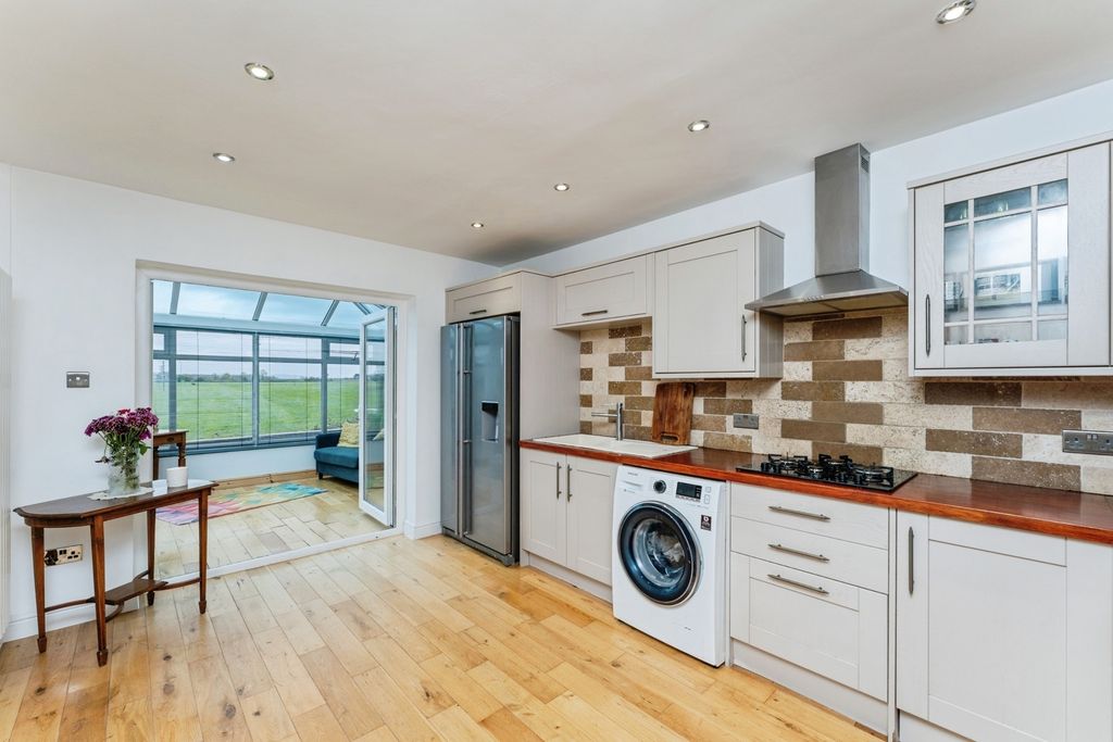 Property photo 3 of 19 Pbox-Img.Jpg