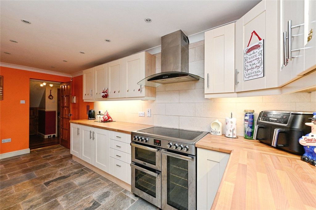 Property photo 3 of 22 Picture No. 15