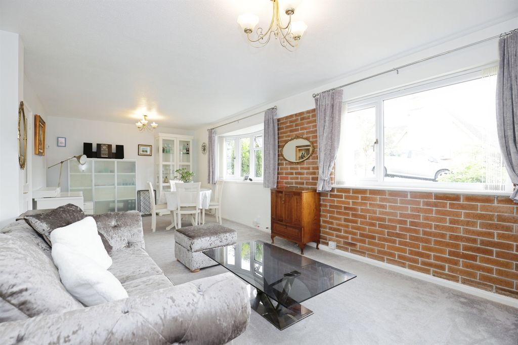 Property photo 3 of 17