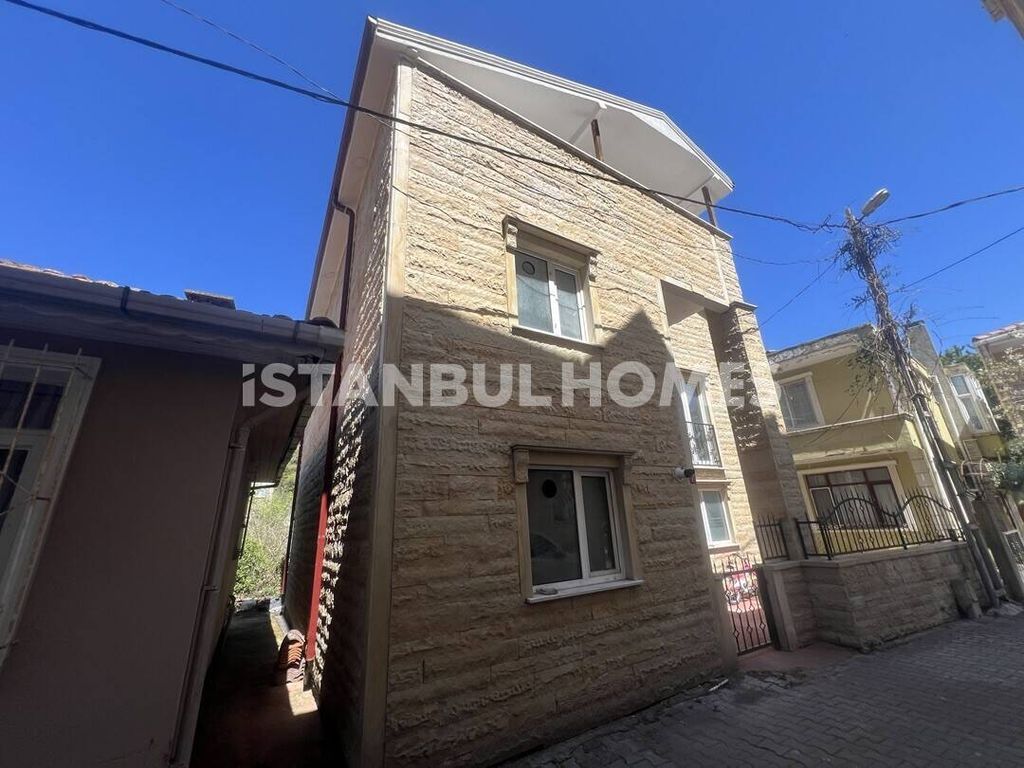 Property photo 1 of 17