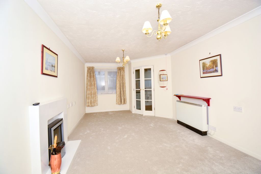 Property photo 1 of 11 Lounge