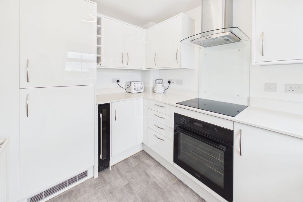 Property photo 2 of 7 Kitchen