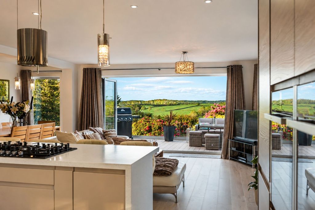 Property photo 2 of 44 Kitchen/Living/Dining With Views