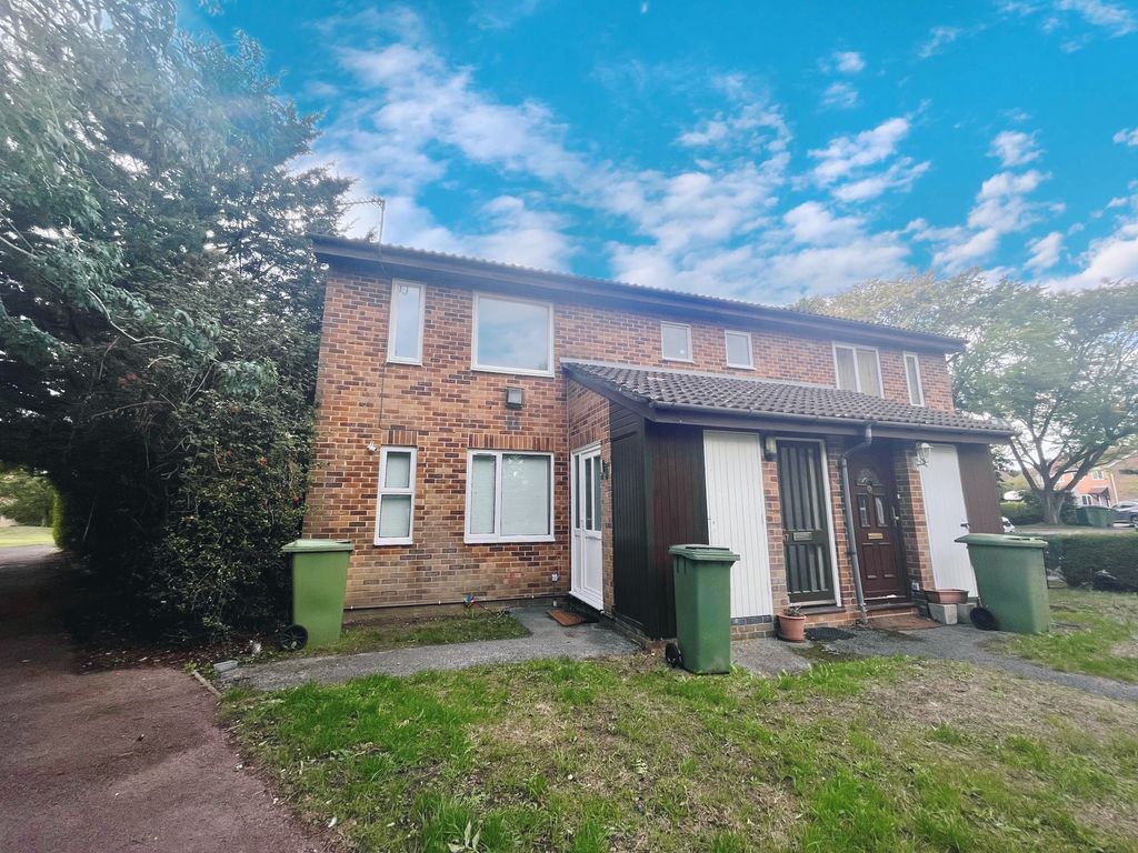 Property photo 1 of 7 External