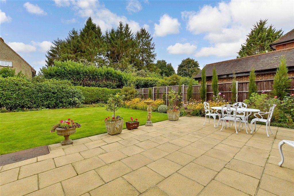 Property photo 1 of 22 Patio / Decking