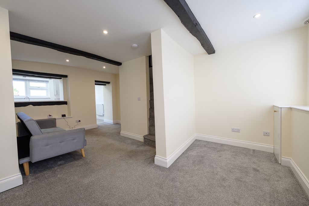 Property photo 2 of 13 Copse Cross Street-16
