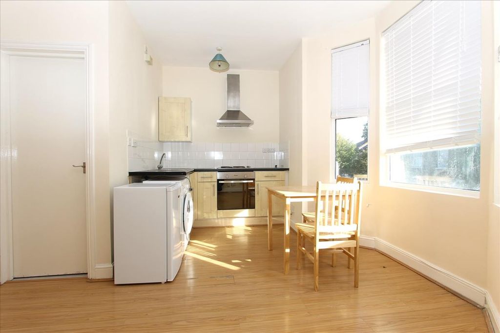 Property photo 2 of 3