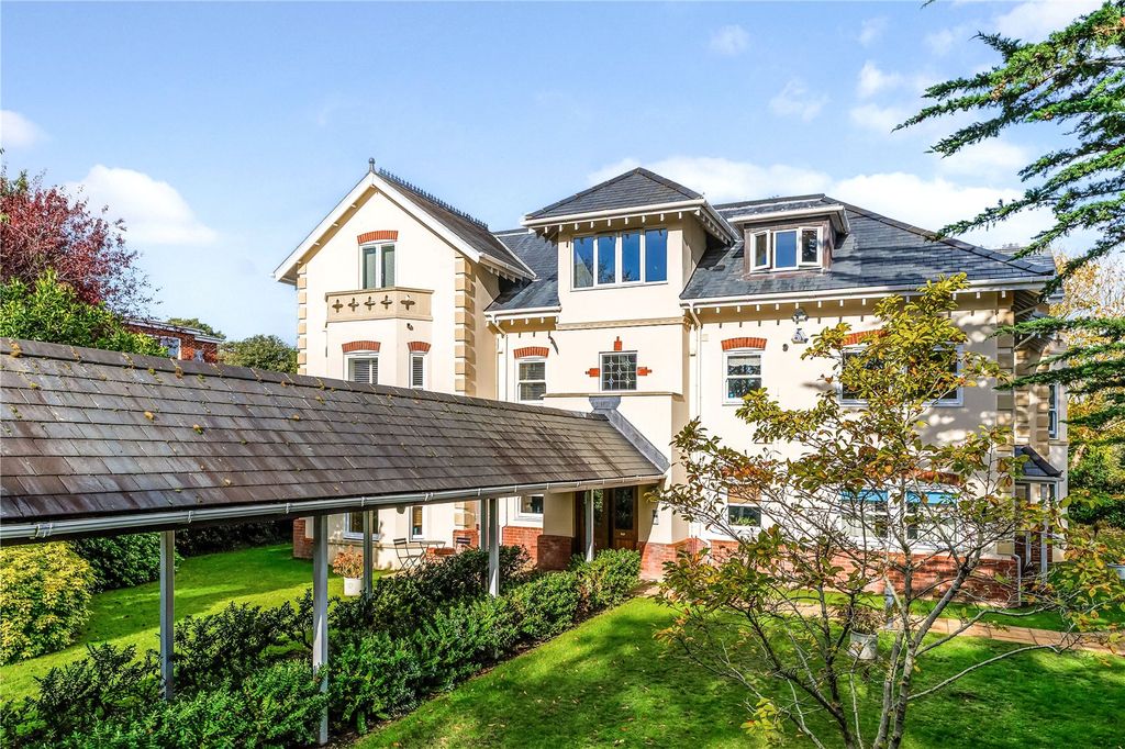 Property photo 1 of 22 Front Of Block