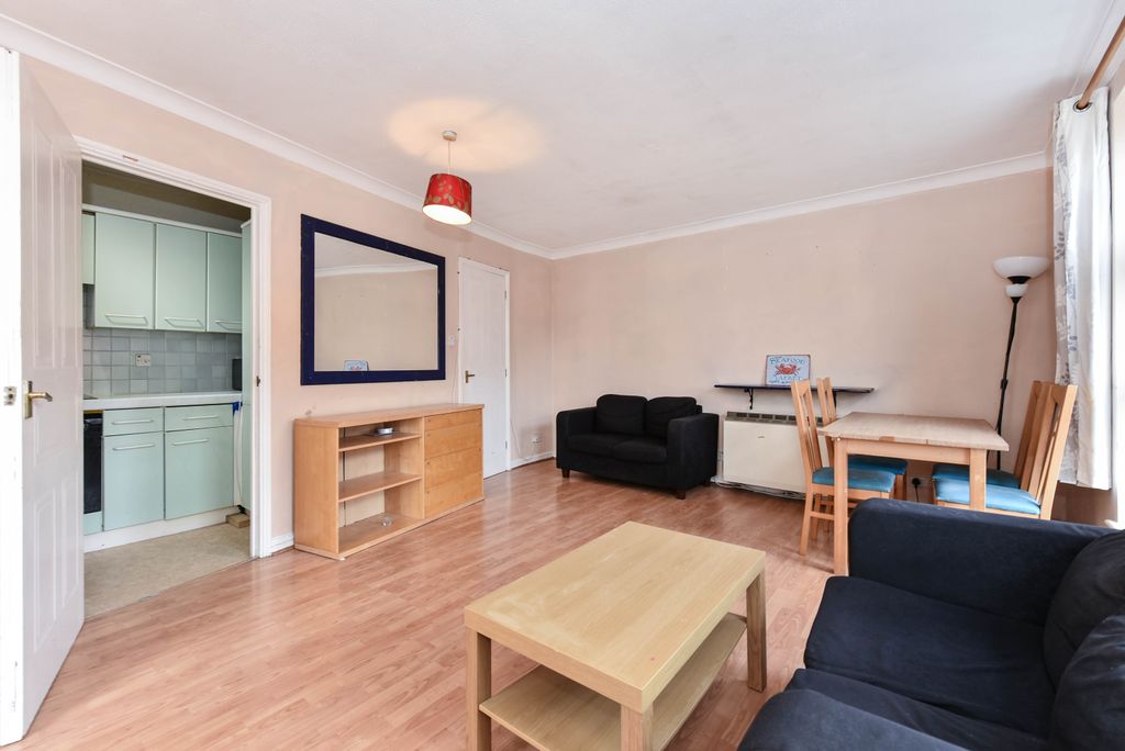 Property photo 2 of 8