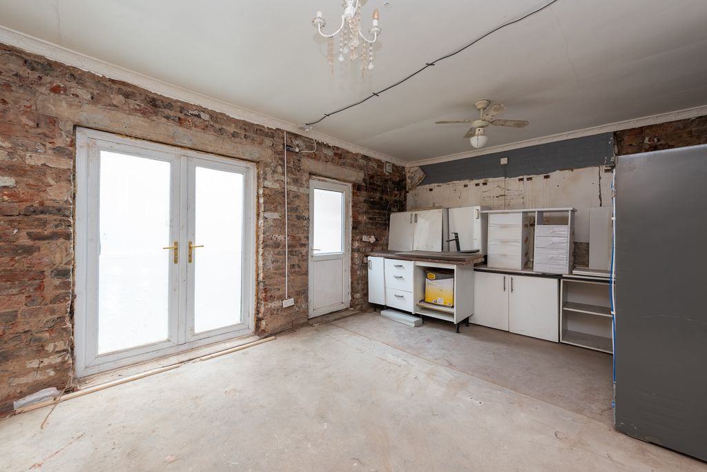 Property photo 3 of 22