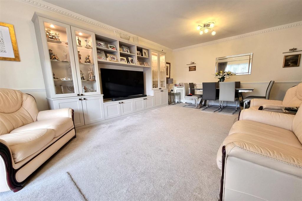 Property photo 2 of 15 Reception Room: Pic. 1