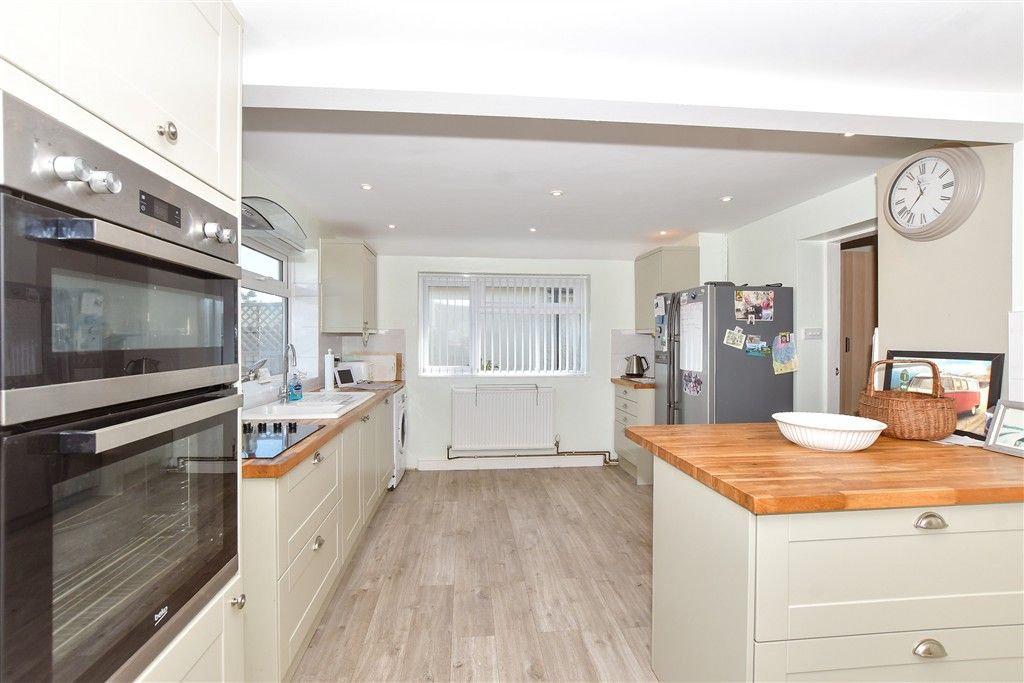 Property photo 3 of 15 Kitchen/Dining Room