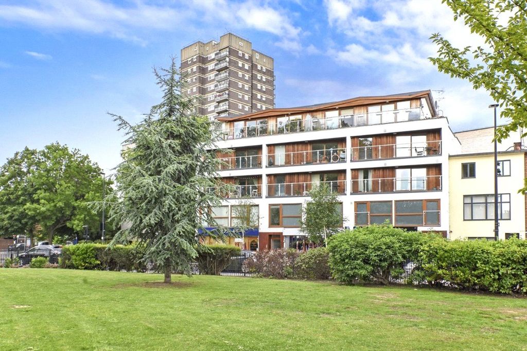 Property photo 2 of 6 External