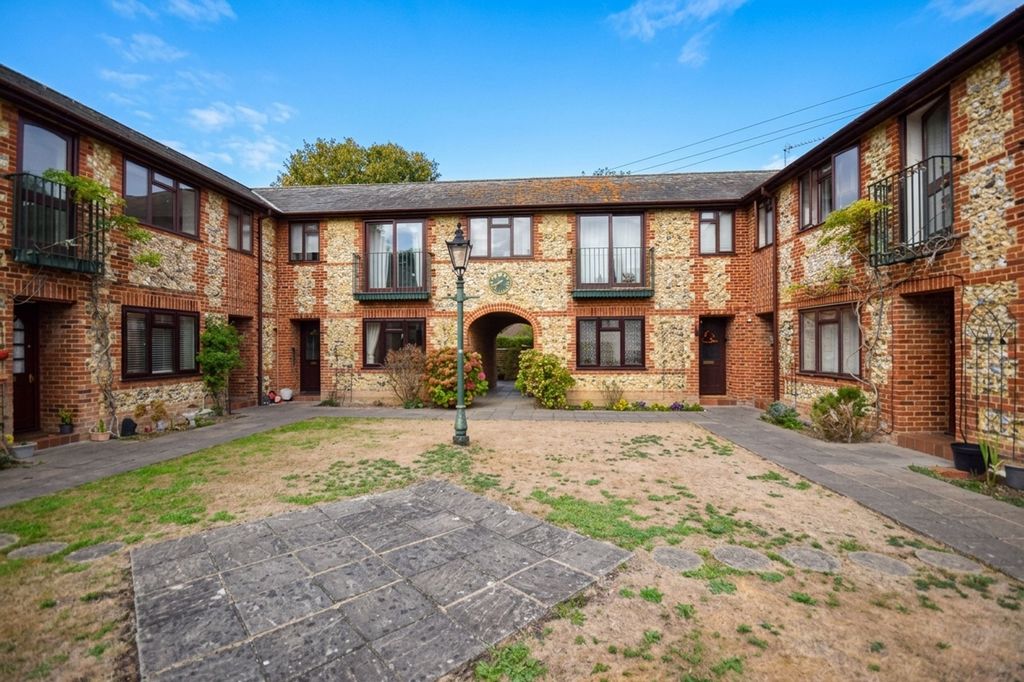 Property photo 1 of 6