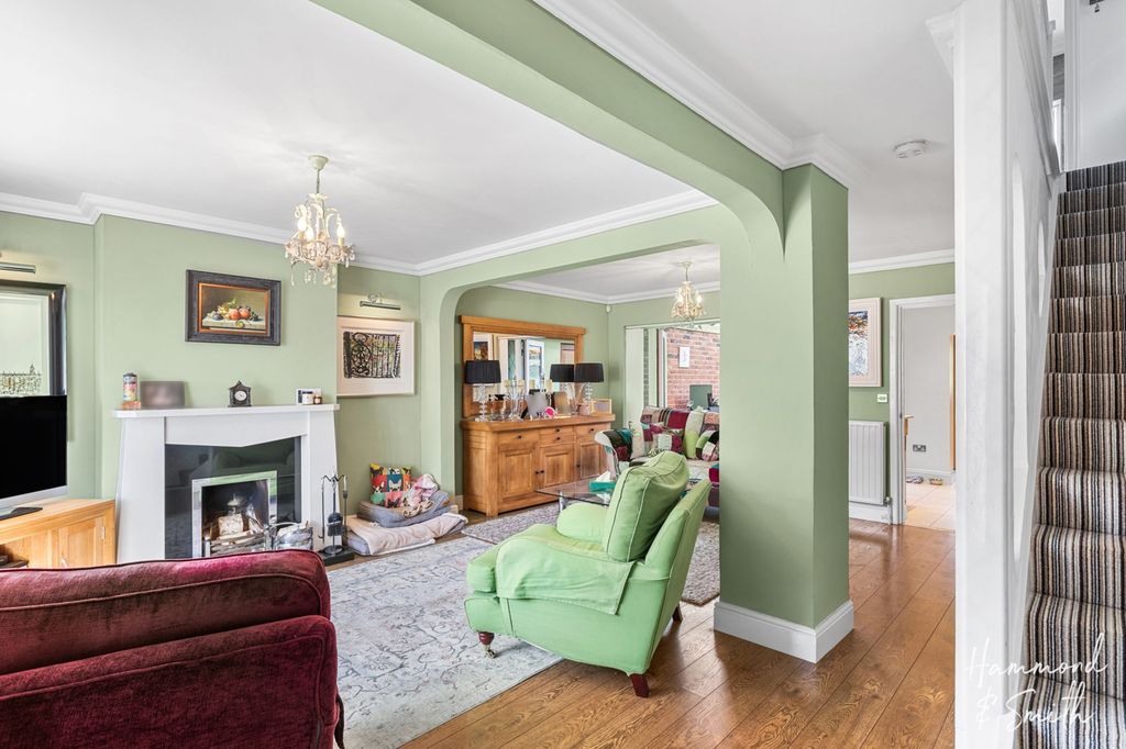 Property photo 2 of 19