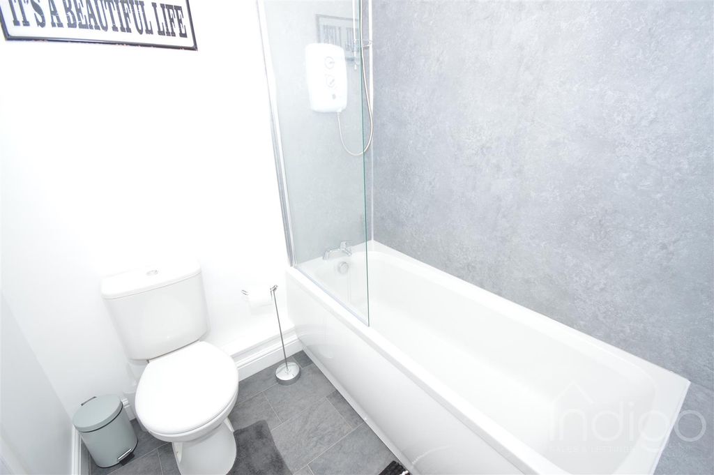 Property photo 2 of 9 8 Sheppard Street (2).Jpg