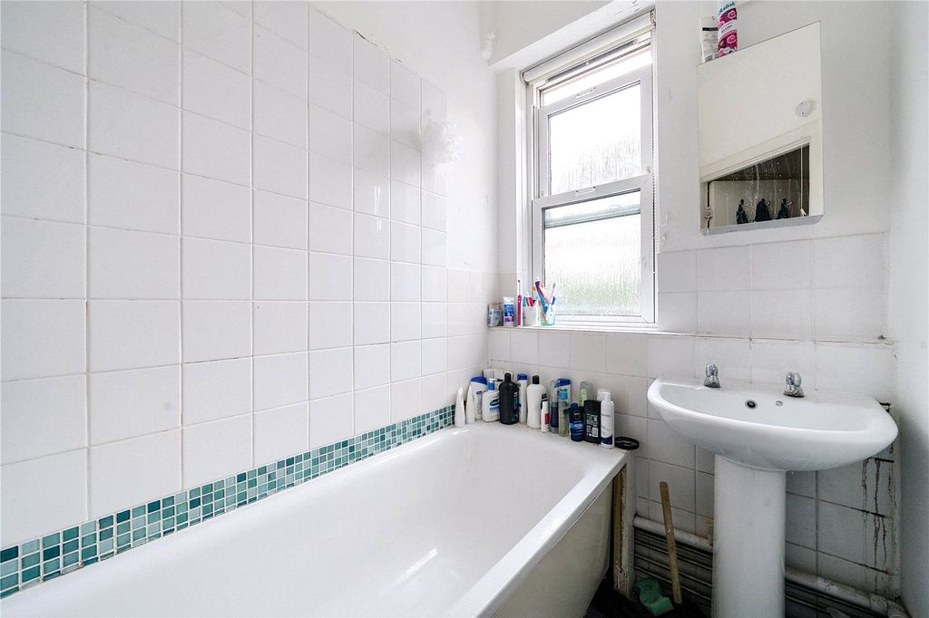 Property photo 3 of 16 Bathroom