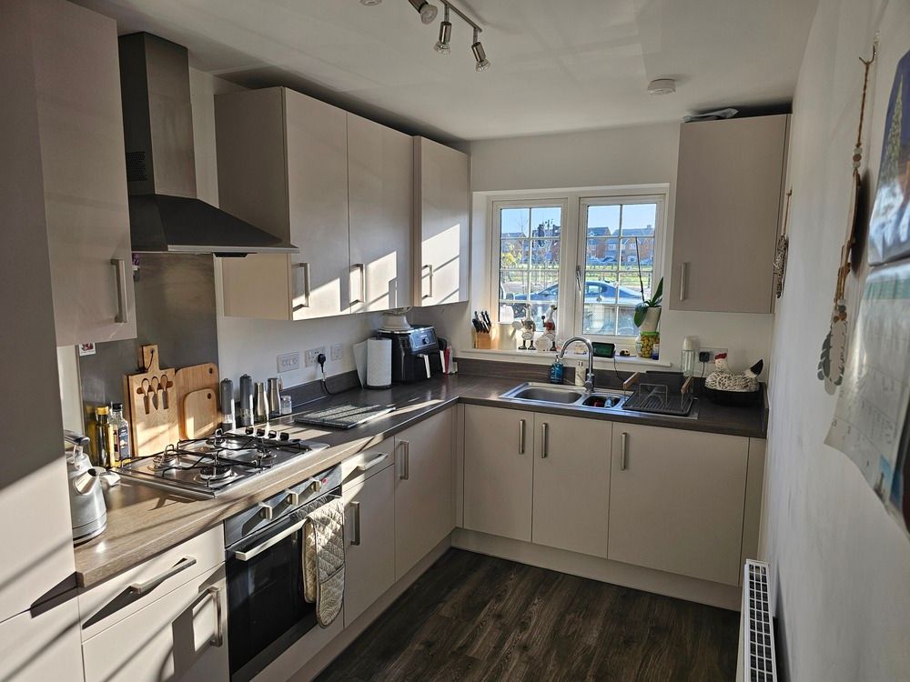 Property photo 3 of 12 1000060285.Jpg