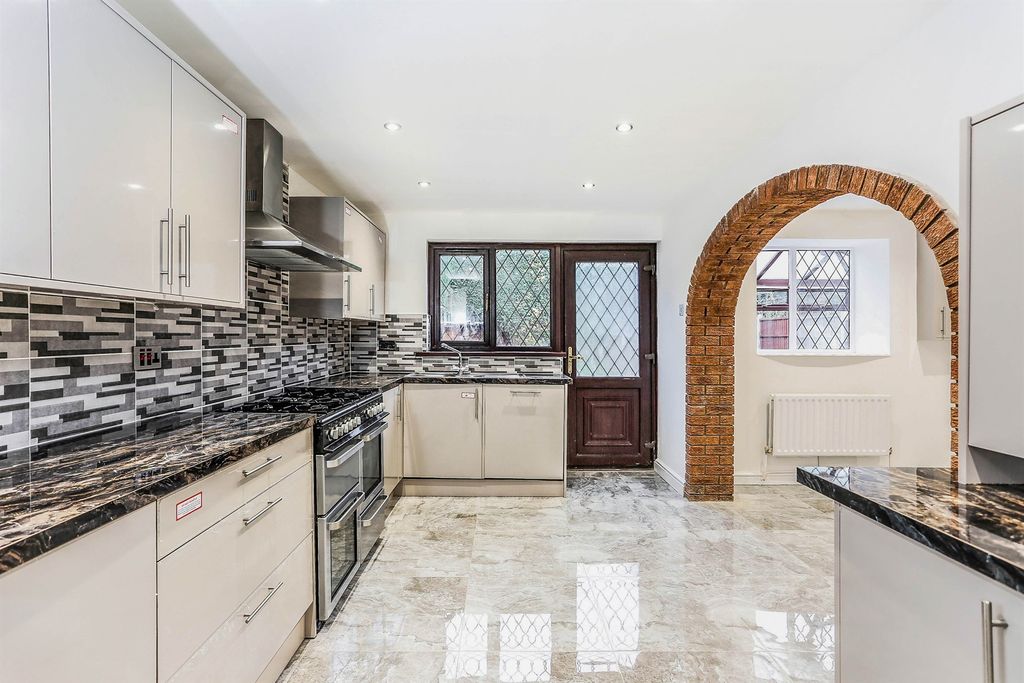 Property photo 2 of 12 Kitchen