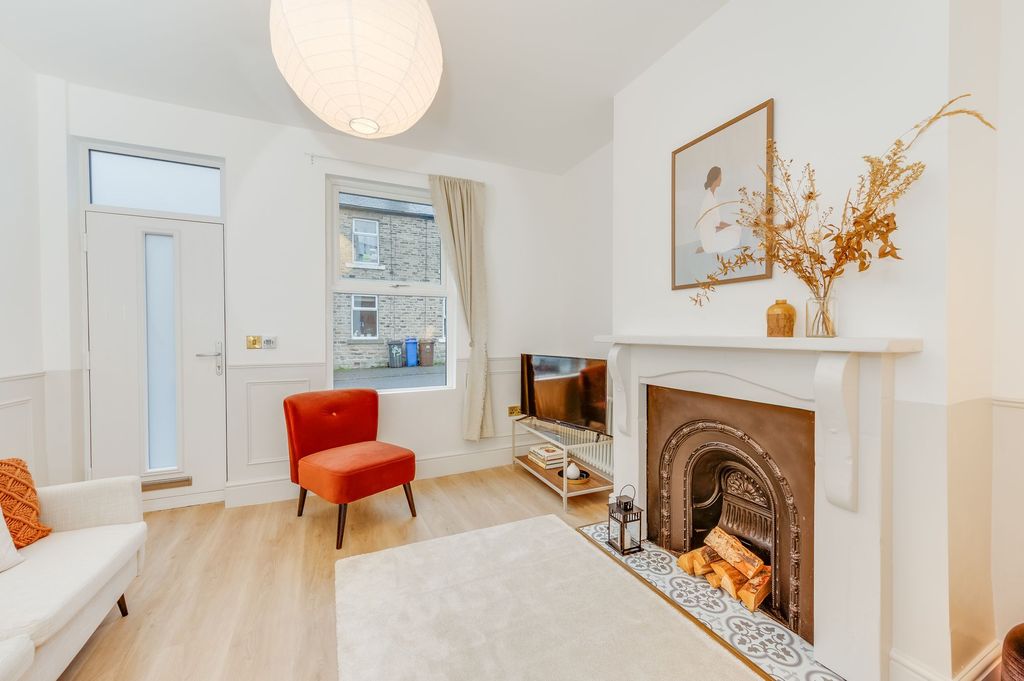 Property photo 2 of 24