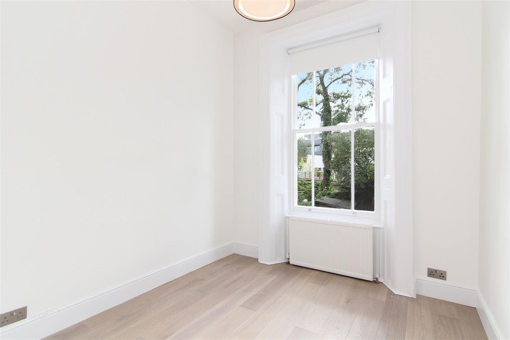 Property photo 2 of 8 5Iuh7Vecoum6l4Qtxus6Tw.Jpg