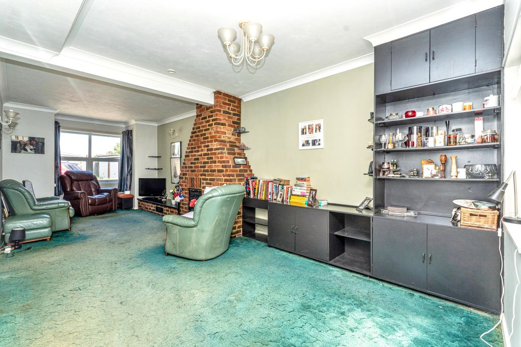 Property photo 3 of 19