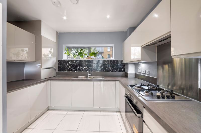 Property photo 2 of 16 Photo 1