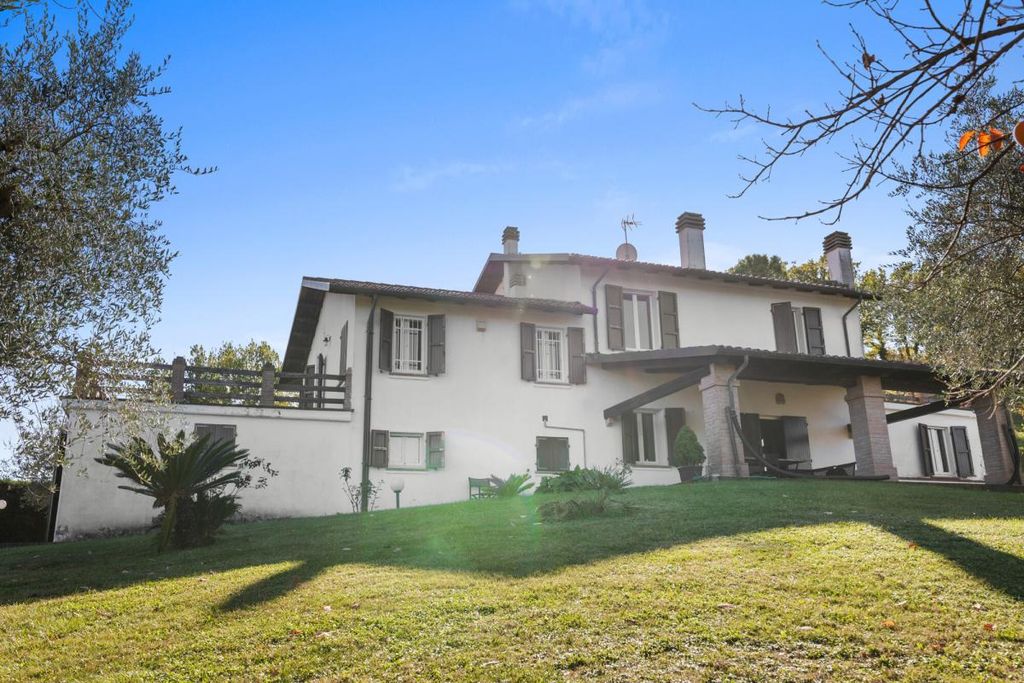 Property photo 3 of 40