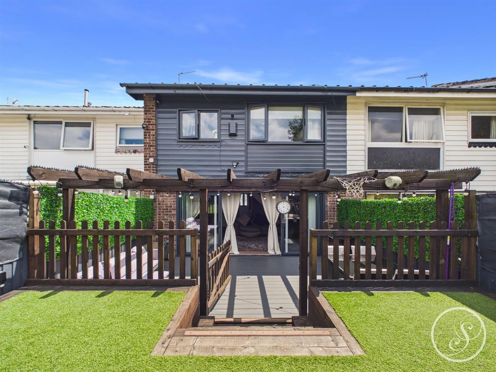 Property photo 1 of 19 External