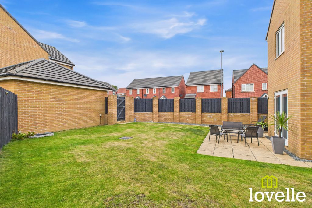 Property photo 3 of 32