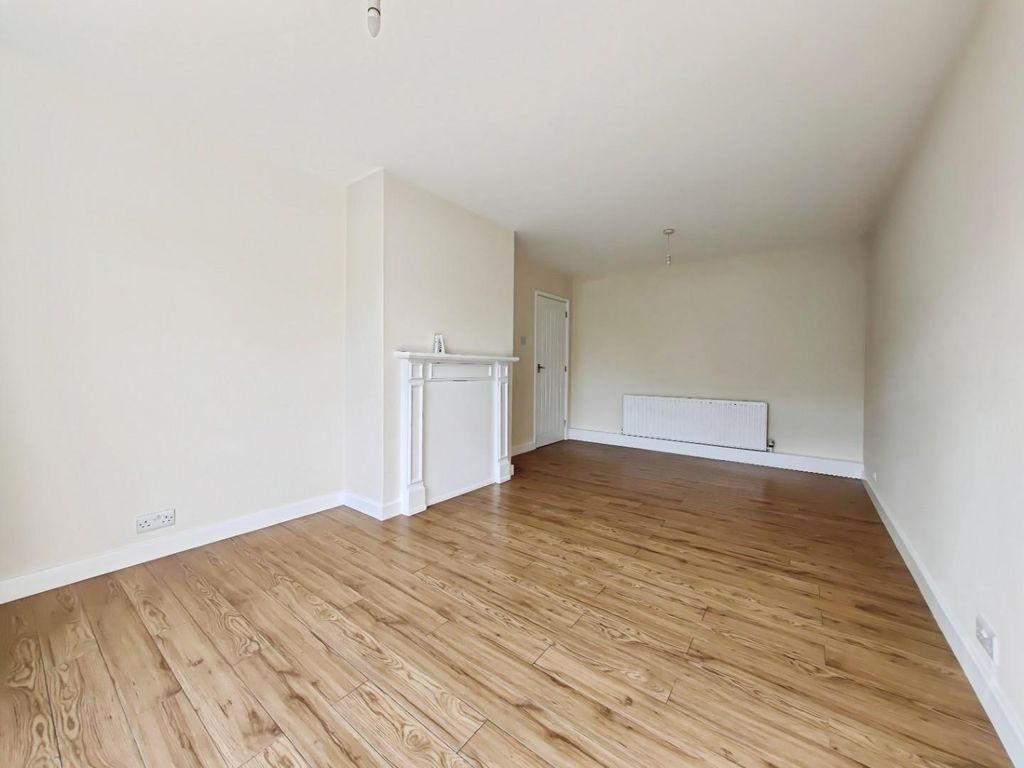 Property photo 3 of 12 7249A796-1000004186.Jpg
