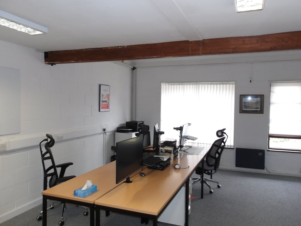 Property photo 3 of 4 15 Signet Court