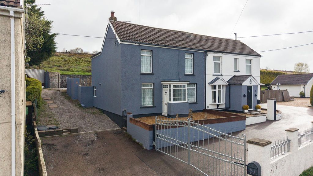 Property photo 1 of 28