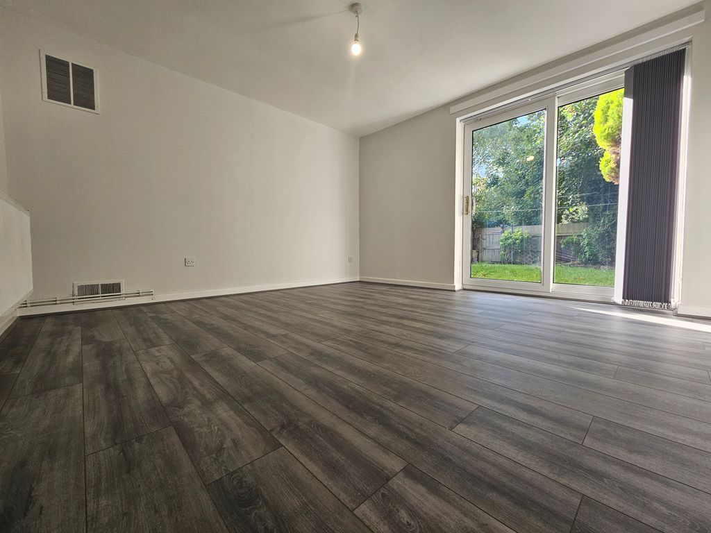 Property photo 2 of 21 Image