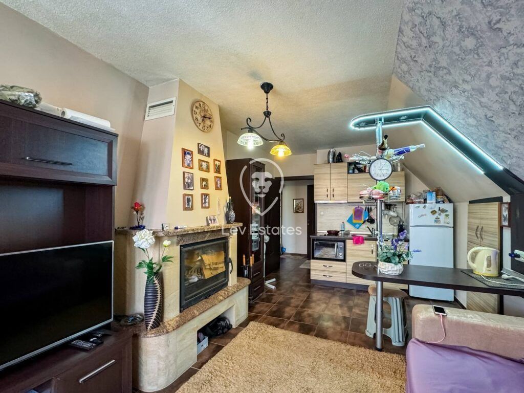 Property photo 2 of 10