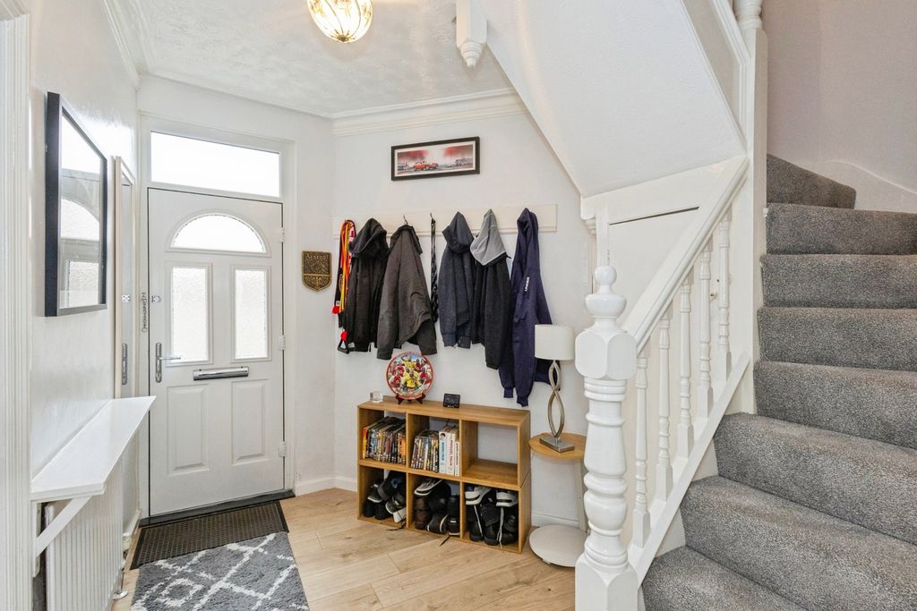 Property photo 2 of 22 Pbox-Img.Jpg