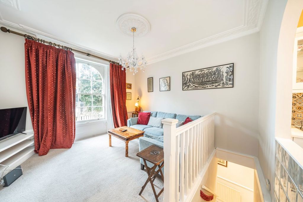 Property photo 2 of 8