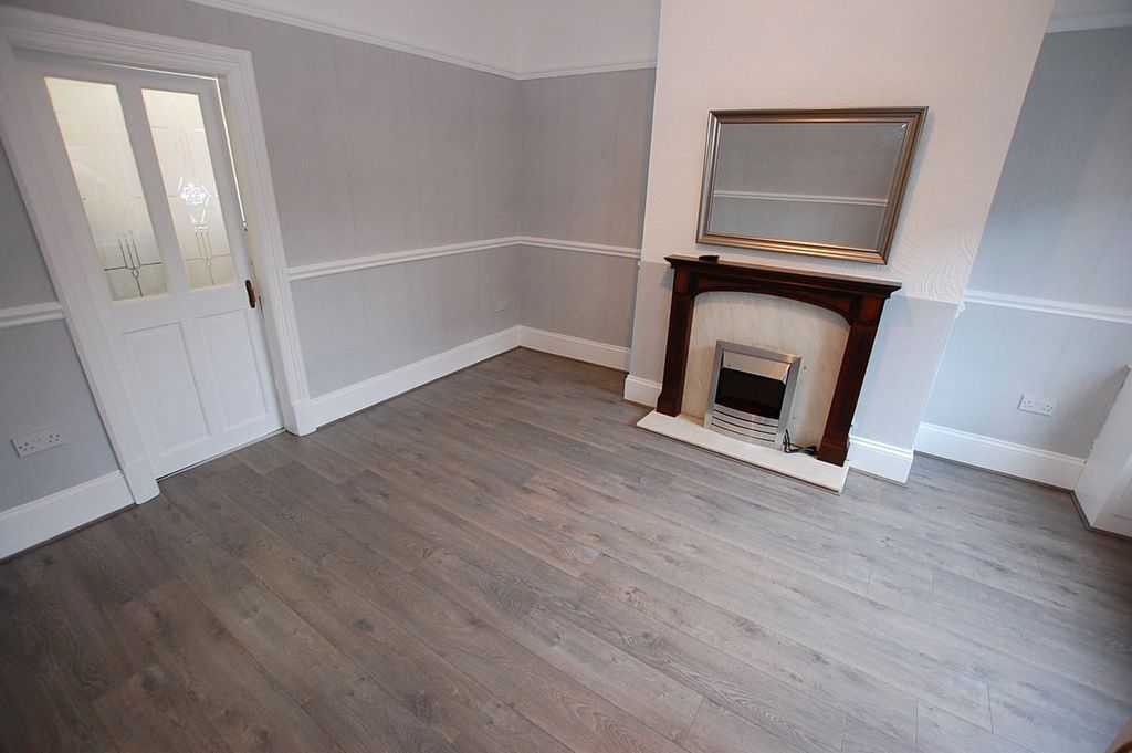 Property photo 2 of 12 Picture No. 10