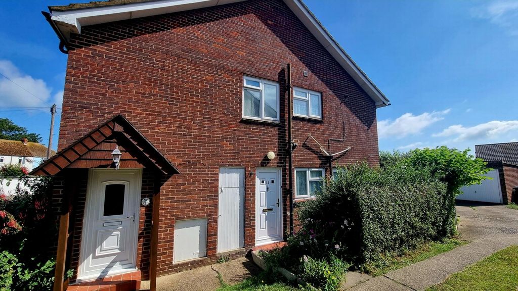 Property photo 1 of 18 11 Old Farm Road