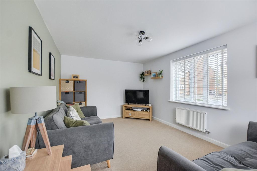 Property photo 3 of 22 Lounge_1.Jpeg