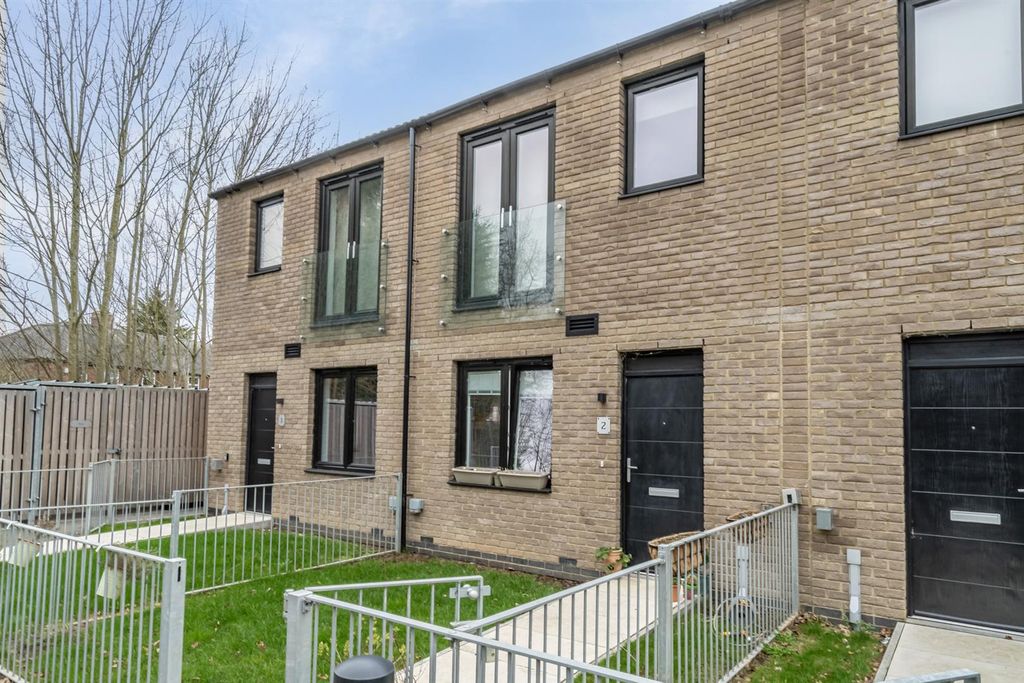 Property photo 1 of 10 Front