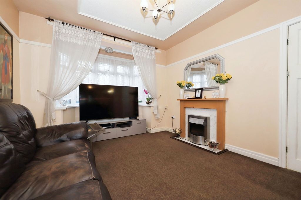 Property photo 3 of 15