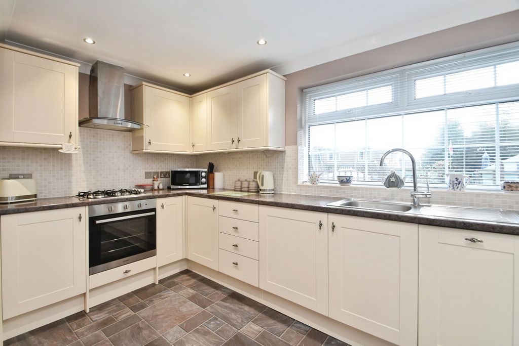 Property photo 2 of 17 Photo