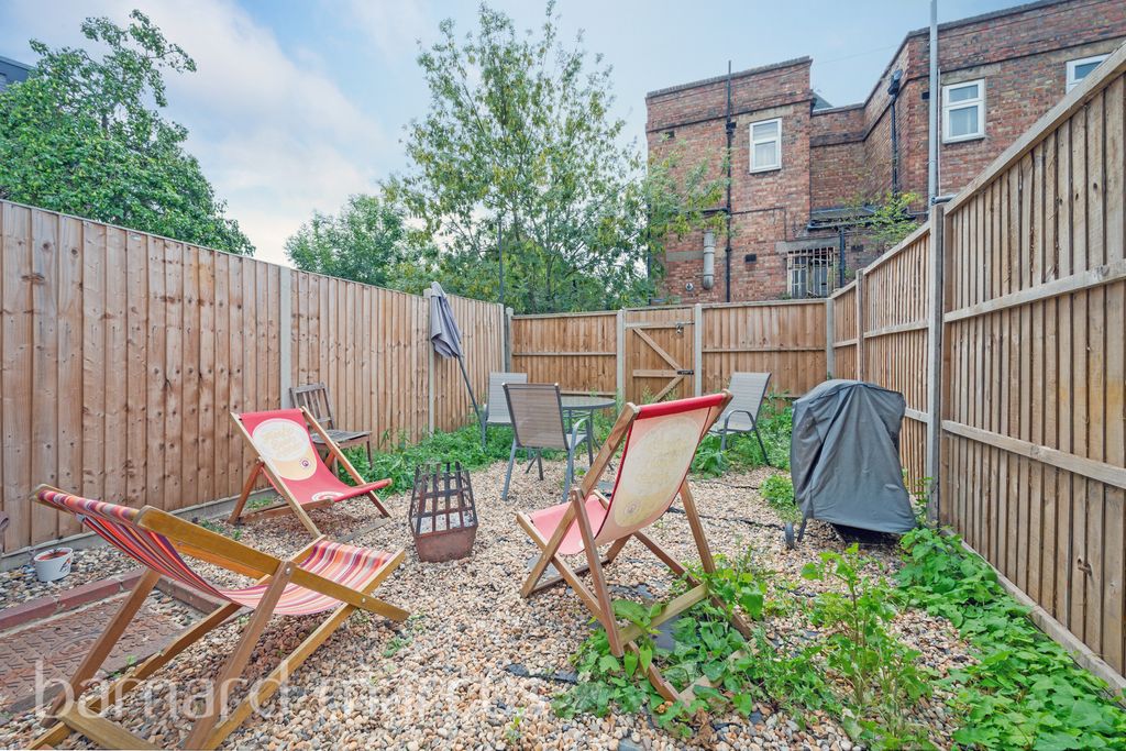 Property photo 2 of 8 Image