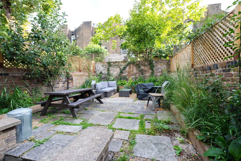 Property photo 2 of 9 Picture No. 21