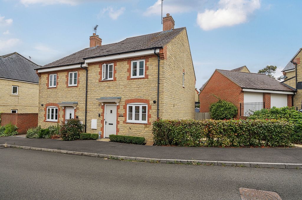 Property photo 1 of 14 Front