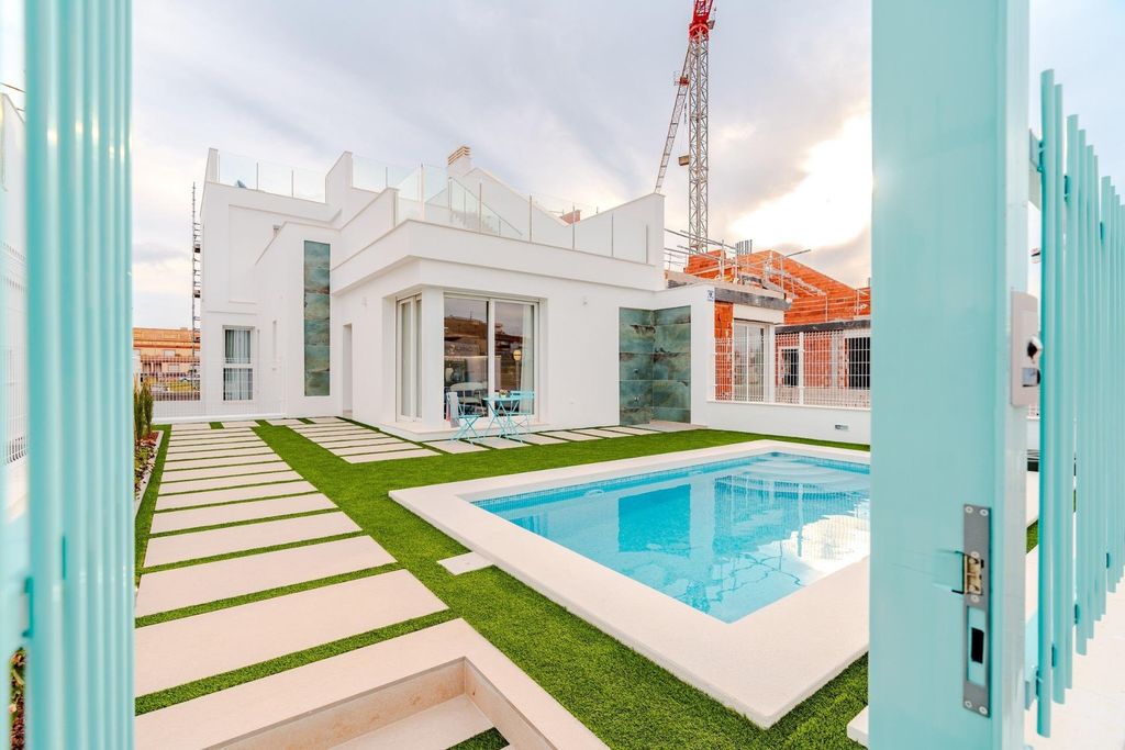 Property photo 1 of 37