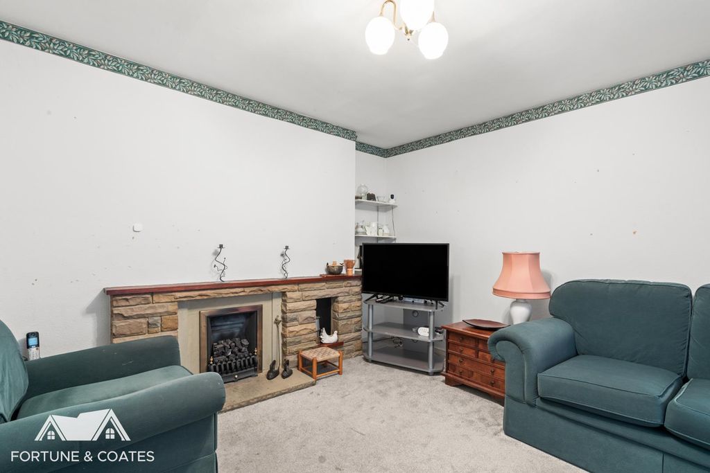 Property photo 2 of 24 Upperpark_19.Jpg