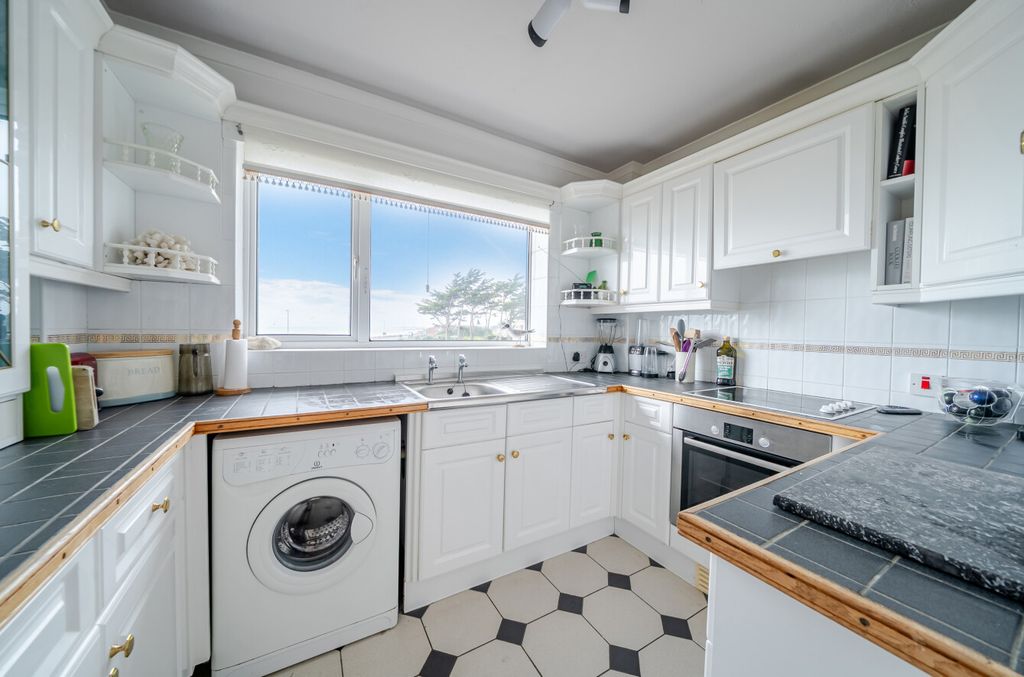 Property photo 3 of 9 1515949-21-1A0676...