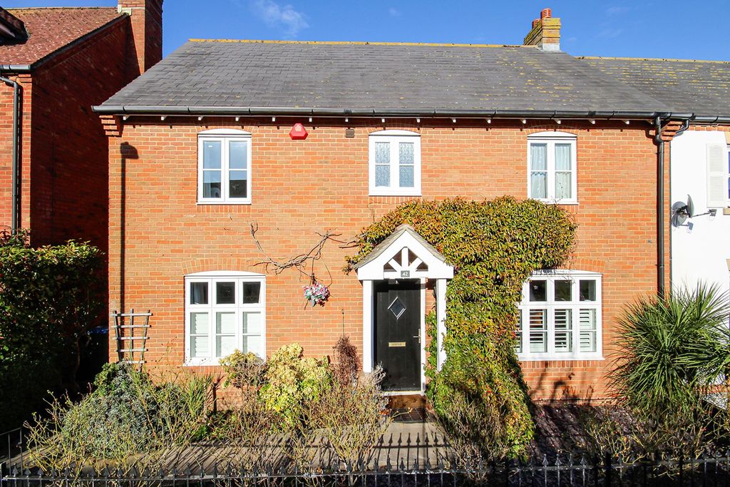 Property photo 1 of 14 Front